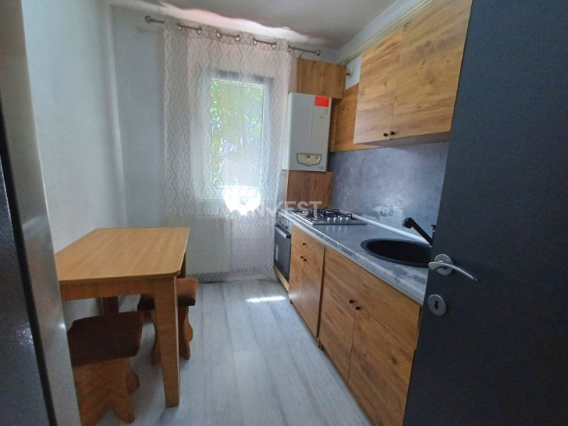 Apartament 2 camere de închiriat -etajul 2 -  PODU ROȘ 