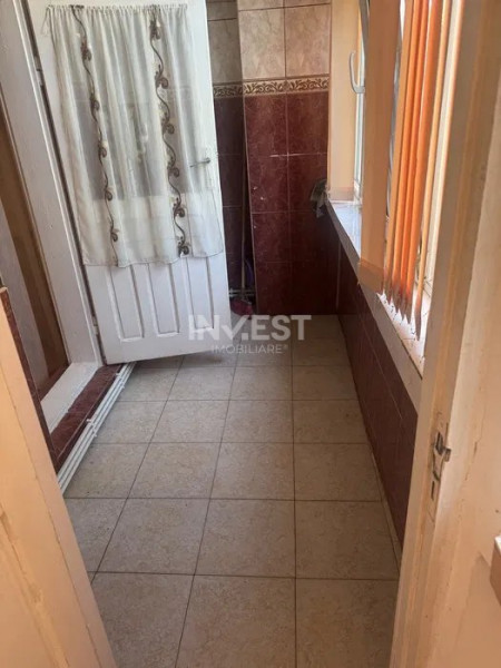 Apartament 2 camere, decomandat, Nicolina, etaj 1, Iasi
