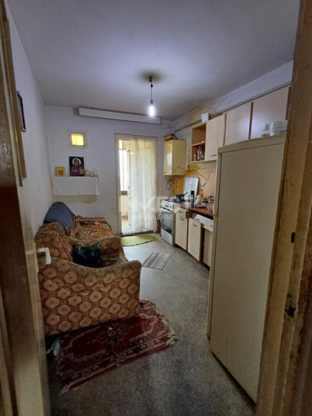 Dacia- Apartament cu 3 camere,2 bai- 80.000 euro 