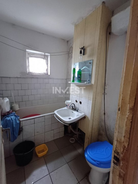 Dacia- Apartament cu 3 camere,2 bai- 80.000 euro 