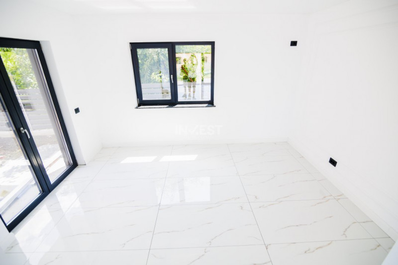 Duplex modern cu 3 dormitoare, 2 băi și terasă panoramică