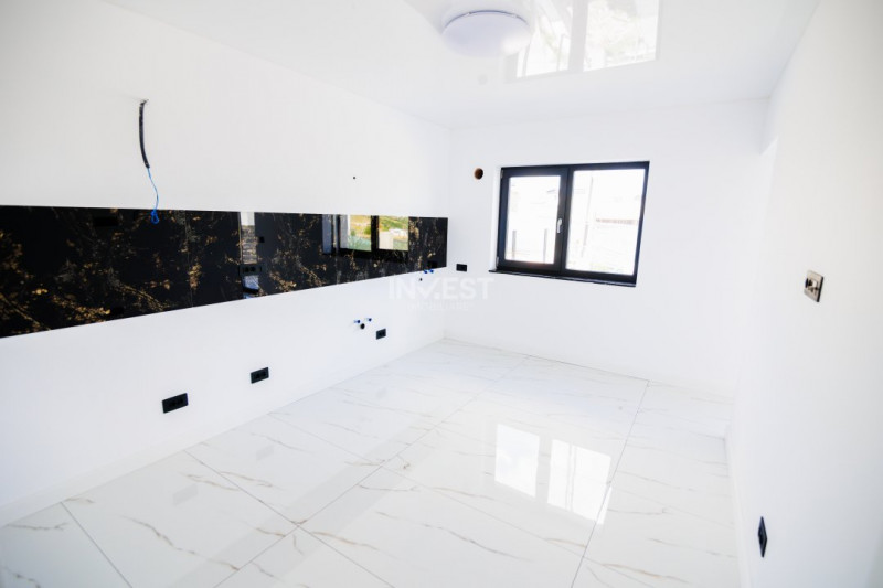 Duplex modern cu 3 dormitoare, 2 băi și terasă panoramică