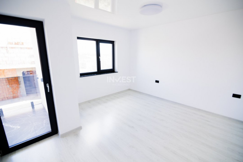 Duplex modern cu 3 dormitoare, 2 băi și terasă panoramică