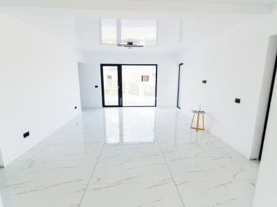 COMISION 0%! Duplex modern cu 3 dormitoare, 2 băi și terasă panoramică