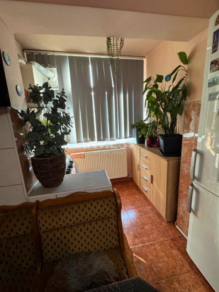 Apartament 3 camere-Metalurgie-Gradinari-etaj intermediar-bloc 1980
