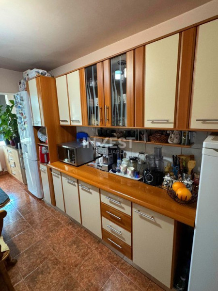 Apartament 3 camere-Metalurgie-Gradinari-etaj intermediar-bloc 1980