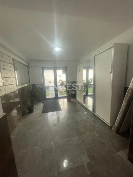 APARTAMENT CU O CAMERA , DECOMANDAT , CAPAT CUG