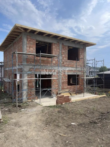 CASA INDIVIDUALA , VALEA ADANCA 5 DRUMURI
