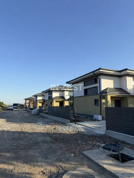 CASA PREMIUM 4 CAMERE , MIROSLAVA-VOROVESTI , 612 MP TEREN