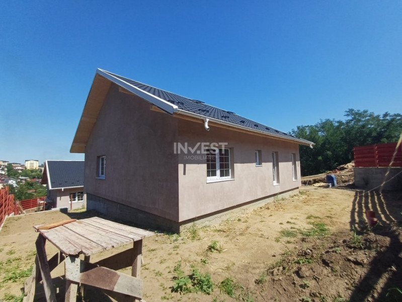 CASA INDIVIDUALA 4 CAMERE , VALEA ADANCA