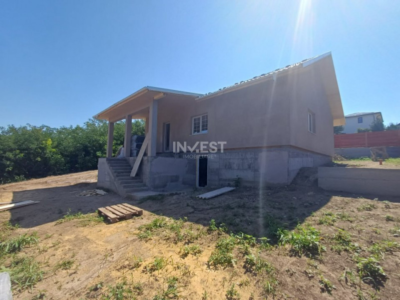 CASA INDIVIDUALA 4 CAMERE , VALEA ADANCA