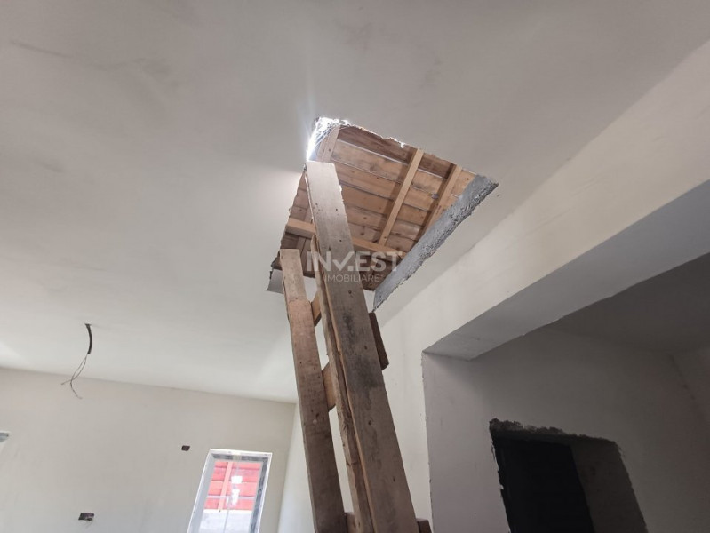 CASA INDIVIDUALA 4 CAMERE , VALEA ADANCA