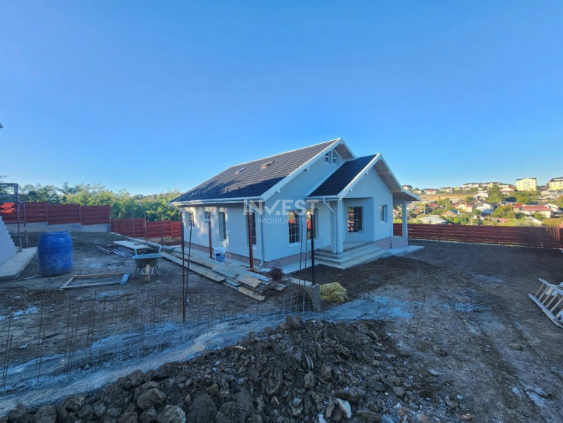 CASA INDIVIDUALA 4 CAMERE + BECI , PLACA DE BETON PESTE ETAJ , VALEA ADANCA 