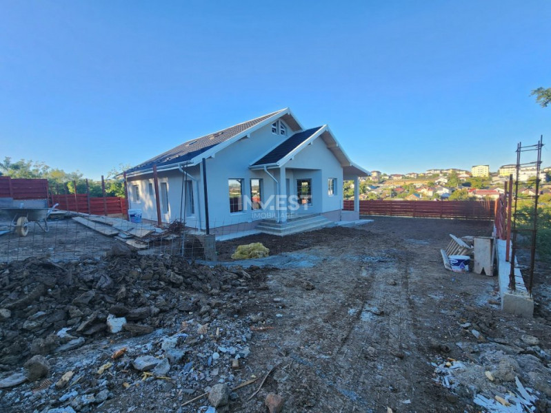 CASA INDIVIDUALA 4 CAMERE + BECI , PLACA DE BETON PESTE ETAJ , VALEA ADANCA 
