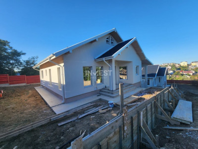 CASA INDIVIDUALA 4 CAMERE + BECI , PLACA DE BETON PESTE ETAJ , VALEA ADANCA 