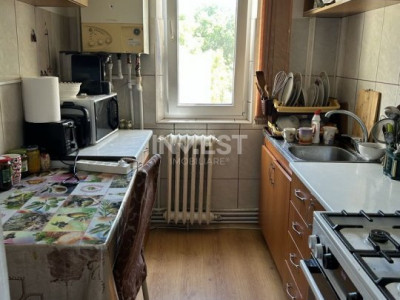 Apartament de vanzare 3 camere, zona Pacurari - Alpha Bank, Iasi