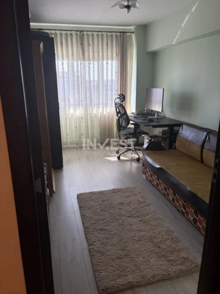 Apartament spațios, 3 camere, zona centrală – 80 mp