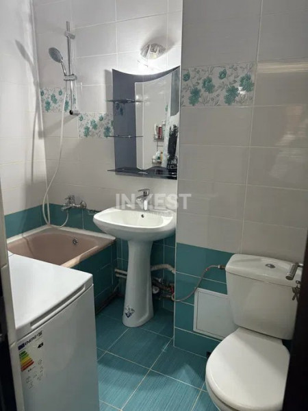 Apartament spațios, 3 camere, zona centrală – 80 mp