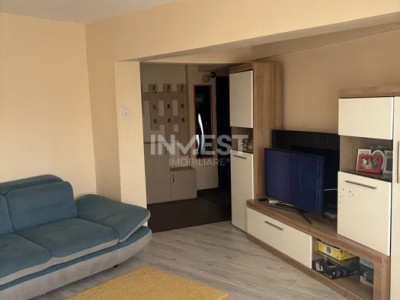 Apartament spațios, 3 camere, zona centrală – 80 mp
