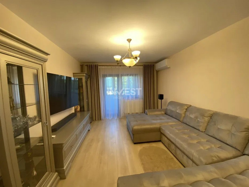 Apartament 2 camere, decomandat, Nicolina, etaj intermediar 3/4