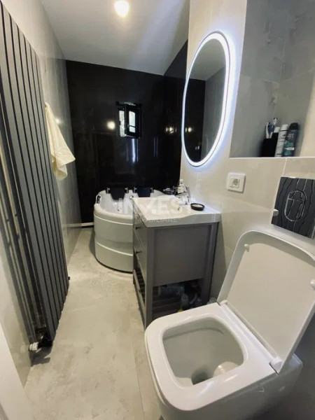 Apartament 2 camere, decomandat, Nicolina, etaj intermediar 3/4