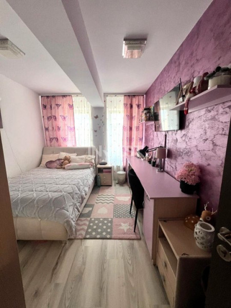 3 CAMERE 2 BAI+ 2 LOC PARCARE+ BOXA