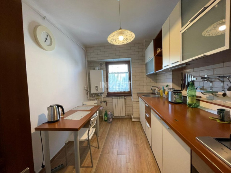 De vanzare! 3 camere, decomandat, zona Pacurari - Alpha Bank, Iasi