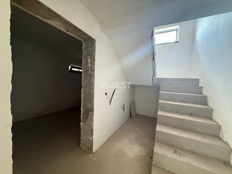 DUPLEX 7 CAMERE , VALEA ADANCA , 245 MP UTILI 