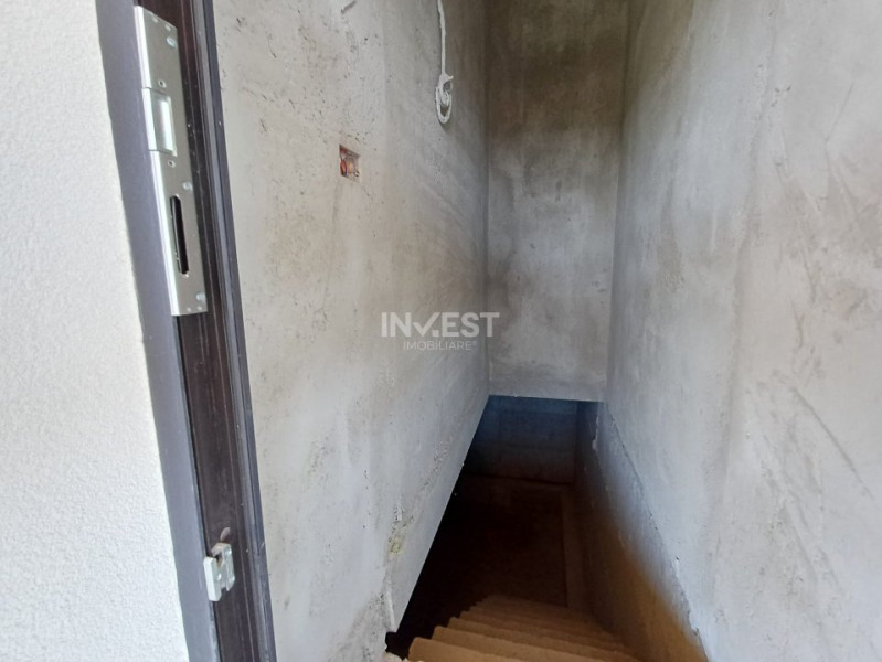 CASA 4 CAMERE , BECI , VALEA ADANCA 5 DRUMURI