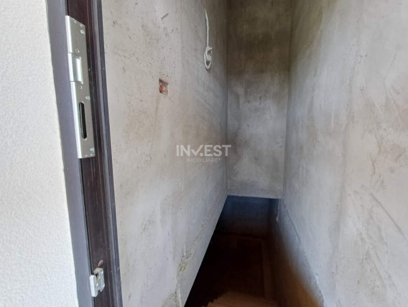 CASA 4 CAMERE , BECI , VALEA ADANCA 5 DRUMURI