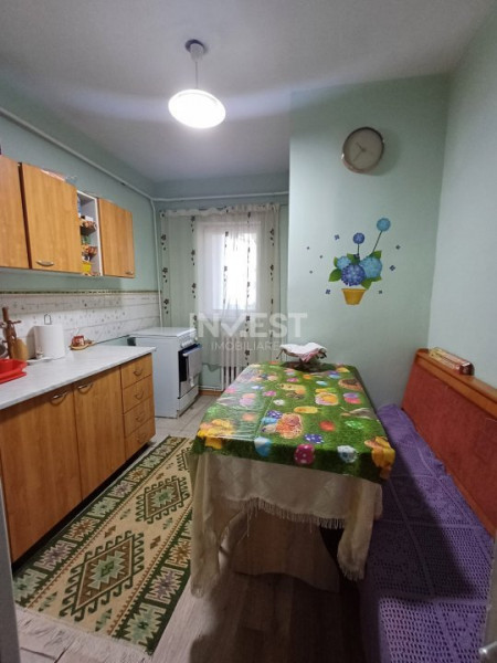 Apartament de vanzare cu 3 camere si 2 bai- zona Dacia 