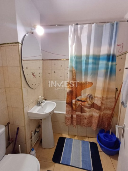 Apartament de vanzare cu 3 camere si 2 bai- zona Dacia 