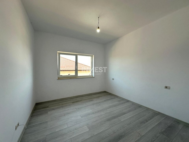 Casă de vânzare,  4 camere  în Valea Lupului, Iași