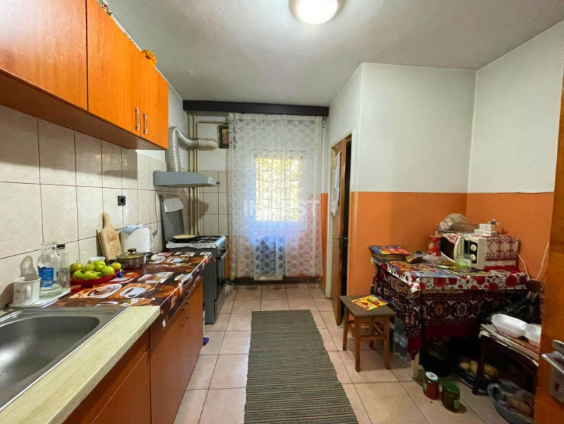 Apartament 3 camere+boxa-bloc 1989-Centru-Targu Cucu