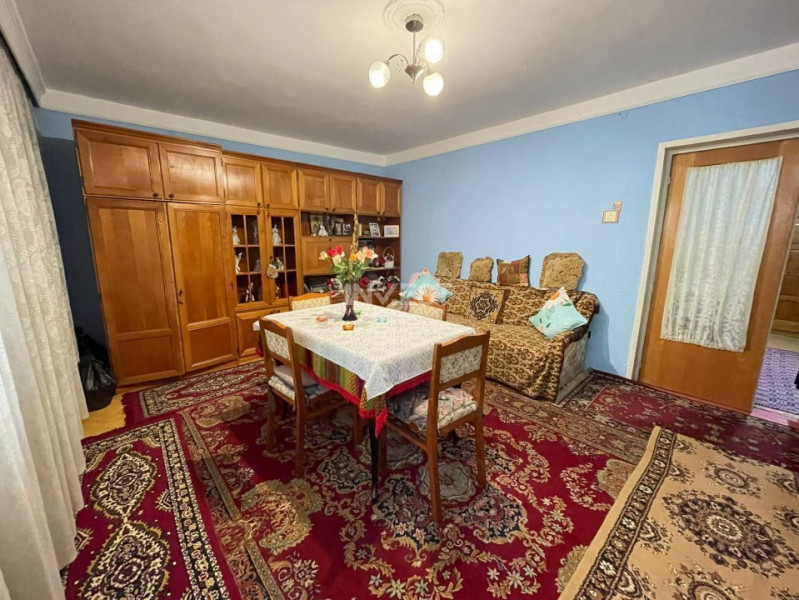 Apartament 3 camere+boxa-bloc 1989-Centru-Targu Cucu