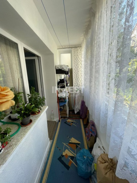 Apartament 3 camere+boxa-bloc 1989-Centru-Targu Cucu