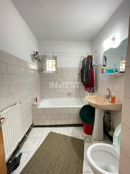 Apartament 3 camere+boxa-bloc 1989-Centru-Targu Cucu
