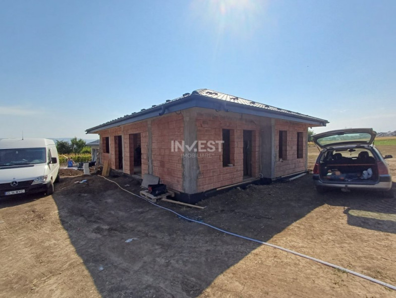 Casa individuala 4 camere , placa de beton peste nivel , HORPAZ