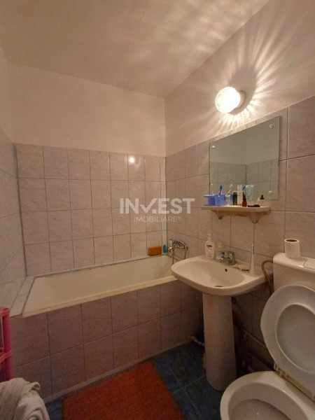 Apartament 3 camere - etaj 3 - Podu Roș 