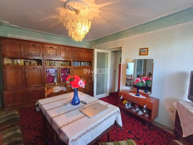 Apartament 3 camere - etaj 3 - Podu Roș 