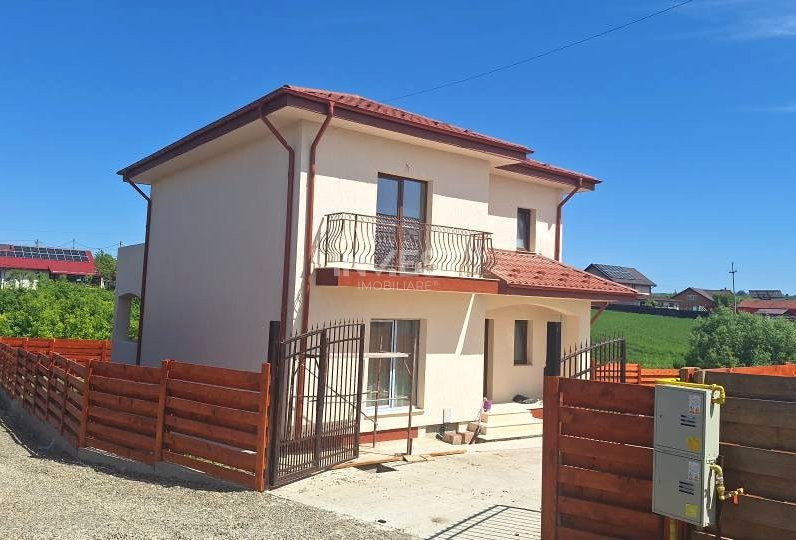 Casă Individuală cu 4 camere în apropriere de Iași