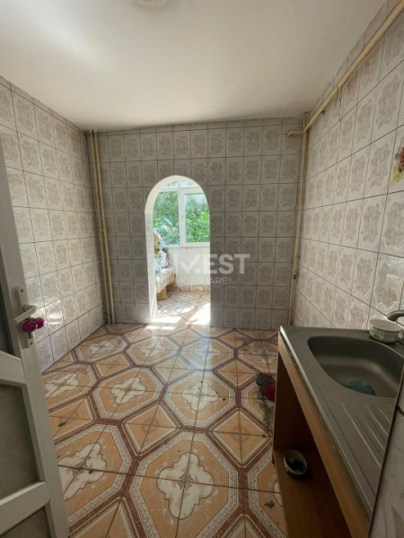 Apartament 2 camere decomandat, etaj 1/4, Clopotari 