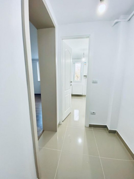 Apartament cu 2 cam lux podu ros ,fara risc seismic