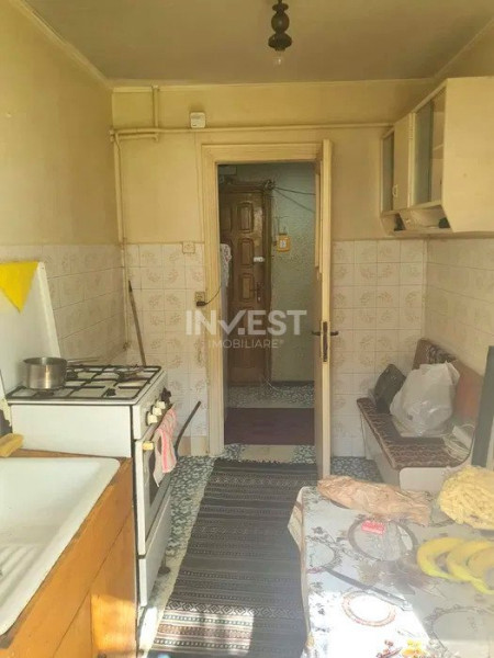 Apartament 2 camere - spațiu comercial - Central, Podu Roș