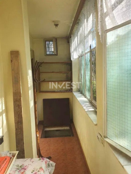 Apartament 2 camere - spațiu comercial - Central, Podu Roș
