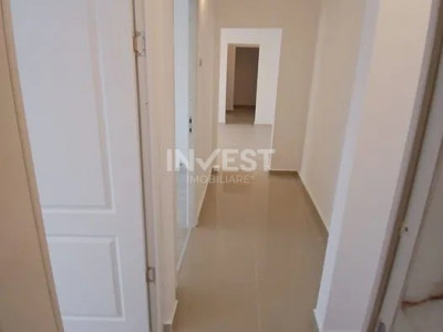 Apartament cu 3 camere de vanzare in zona Zimbru- Renovat 