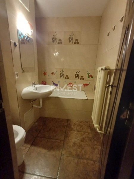 Dacia- Apartament cu 2 camere decomandat 