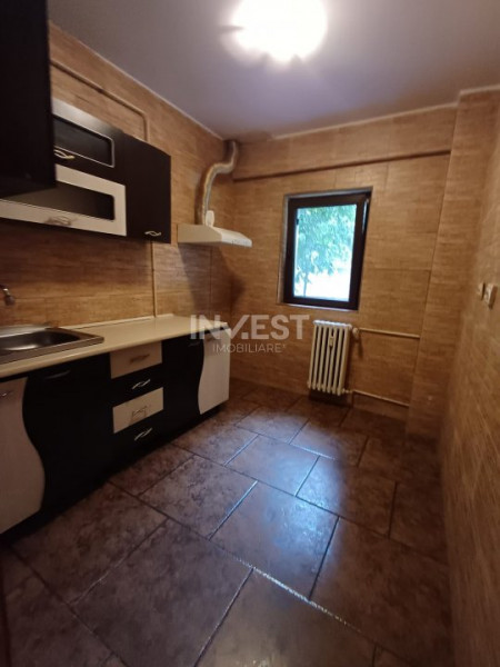 Dacia- Apartament cu 2 camere decomandat 