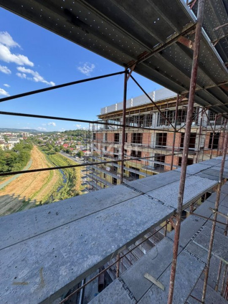 APARTAMENT CU 2 CAMERE, DECOMANDAT, ETAJ INTERMEDIAR, BLOC NOU CARTIER GALATA