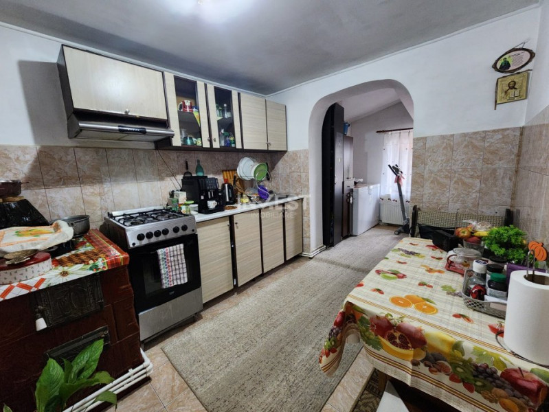 CASA 5 CAMERE , VANATORI-POPRICANI